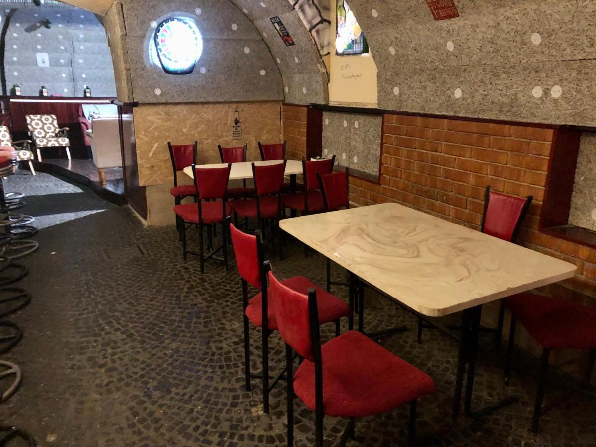 Whole Basement Former Pub 5 For Stag Do Budapest Ngoại thất bức ảnh