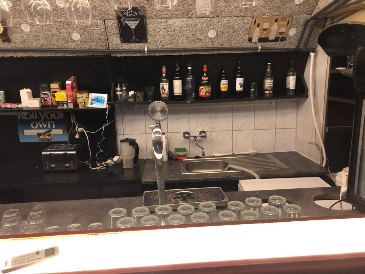 Whole Basement Former Pub 5 For Stag Do Budapest Ngoại thất bức ảnh
