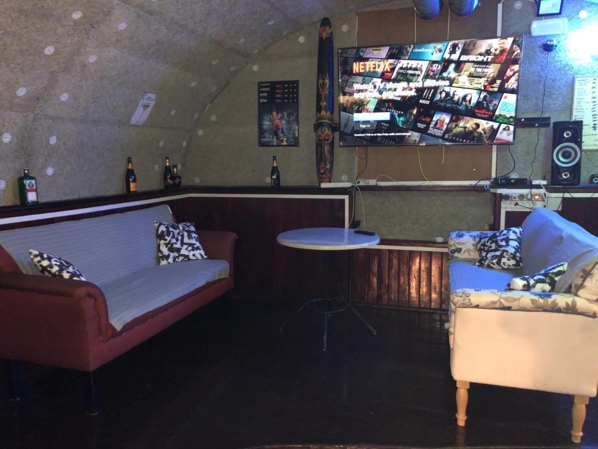 Whole Basement Former Pub 5 For Stag Do Budapest Ngoại thất bức ảnh