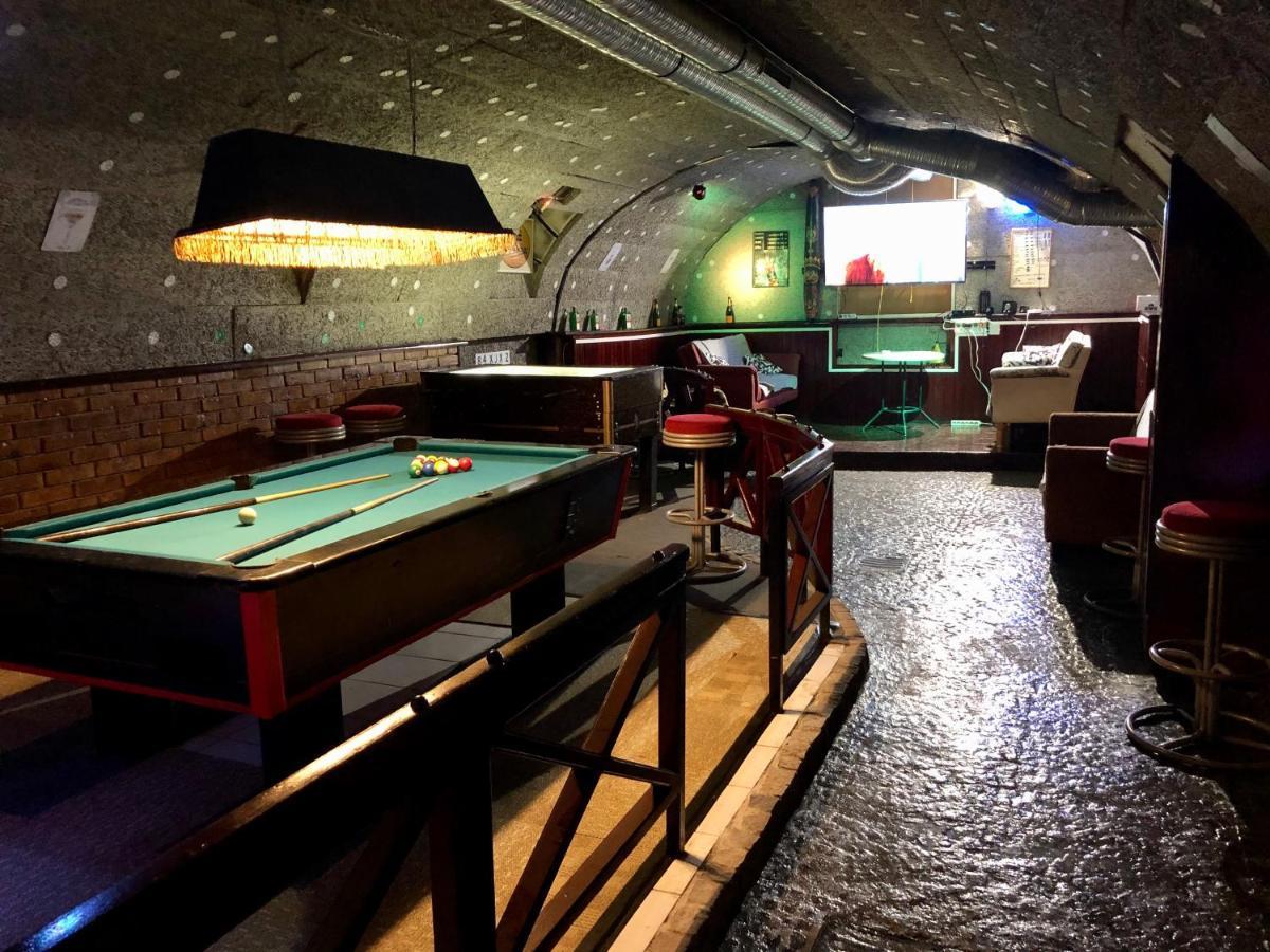 Whole Basement Former Pub 5 For Stag Do Budapest Ngoại thất bức ảnh