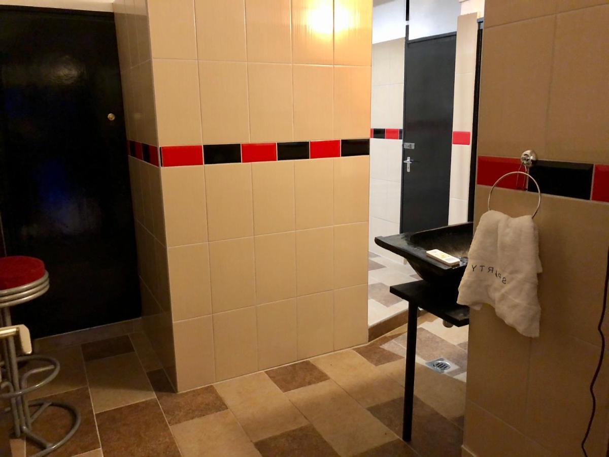 Whole Basement Former Pub 5 For Stag Do Budapest Ngoại thất bức ảnh
