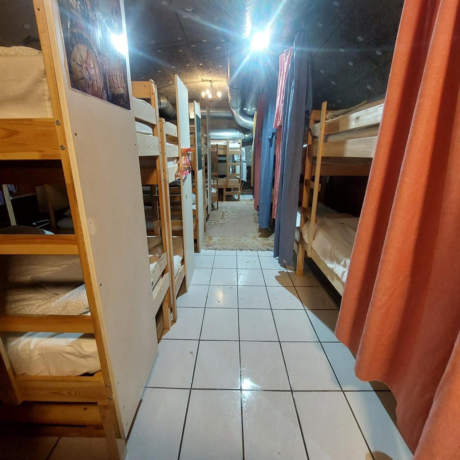 Whole Basement Former Pub 5 For Stag Do Budapest Ngoại thất bức ảnh