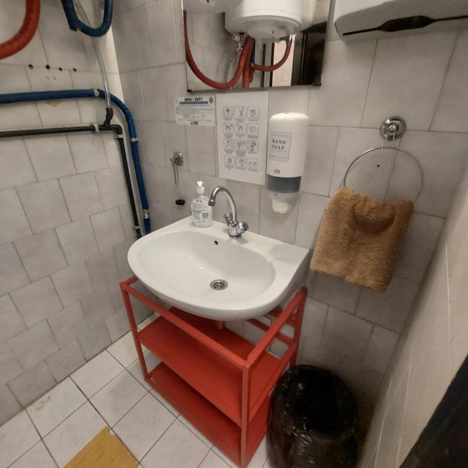 Whole Basement Former Pub 5 For Stag Do Budapest Ngoại thất bức ảnh